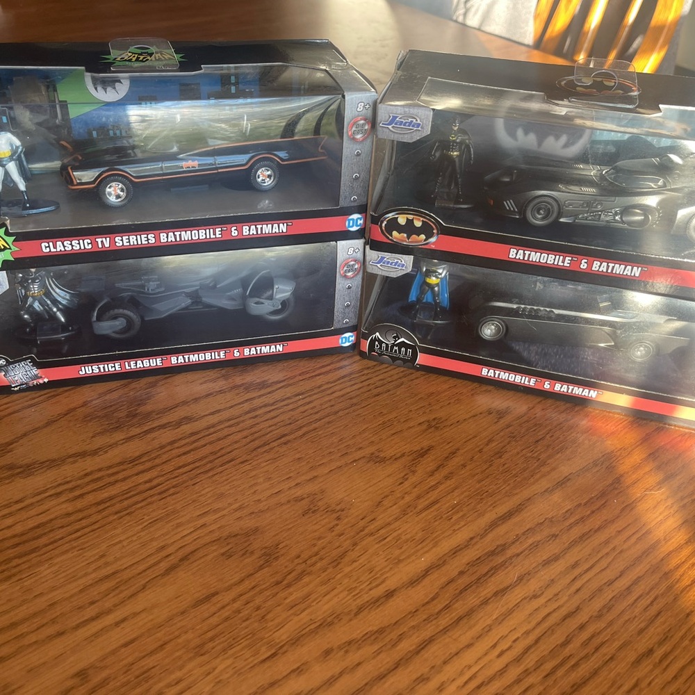 Jada Toys Batmobile & Batman Die-Cast Model Set - Black